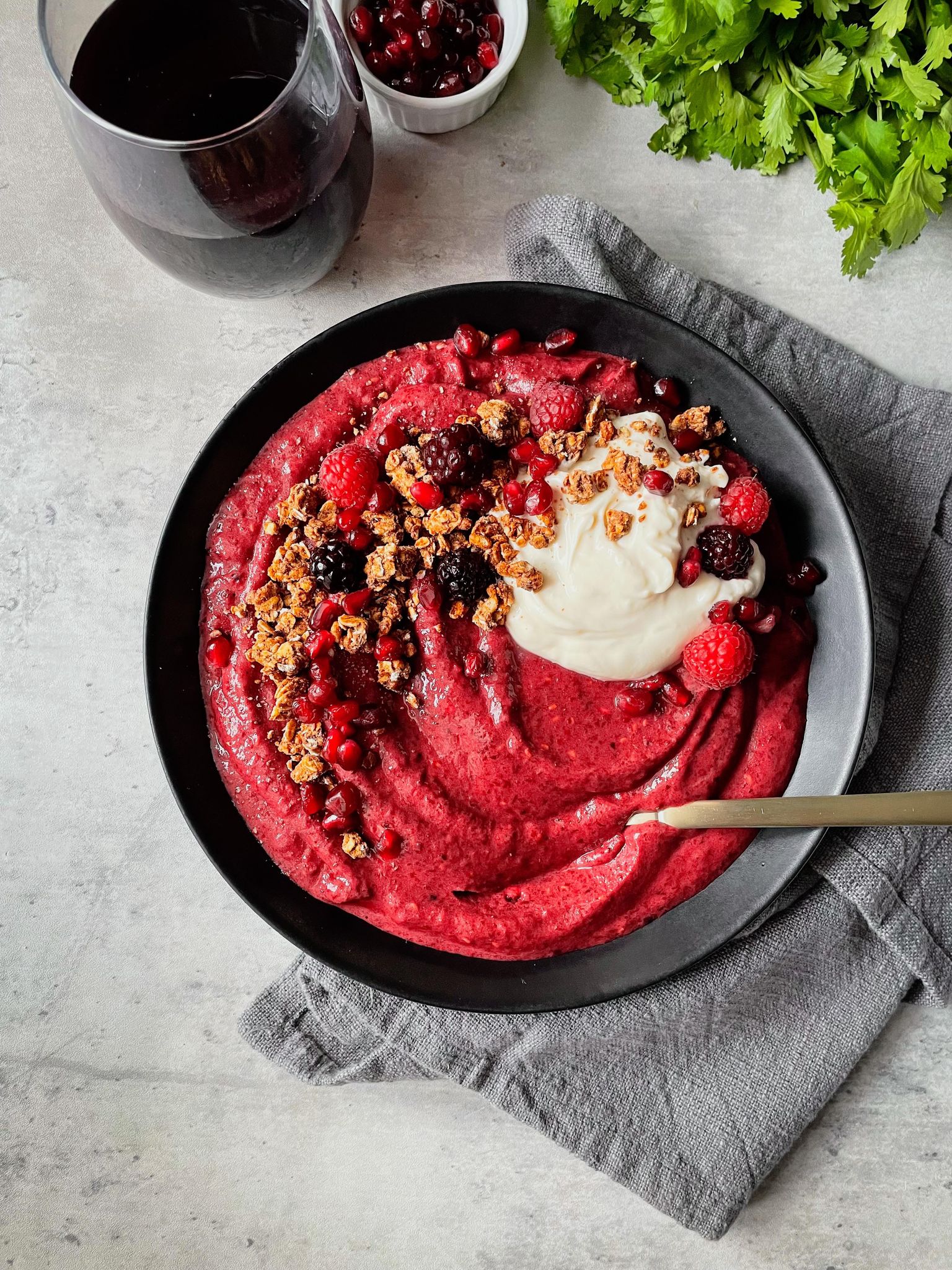 Berries & Pomegranate Smoothie Bowl - Espresso and Lime